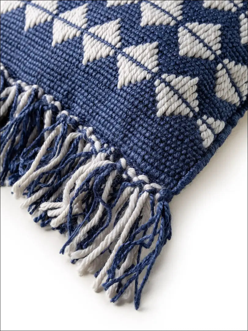 Dekoratyvinė pagalvėlė DI9144 - €20 Save 55% __label:Pristatymas 1-2 d.d., color-balta, color-melyna, interjeras,