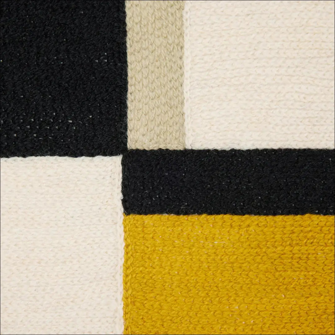 Dekoratyvinė pagalvėlė DI9533 - €23 Save 50% __label:Pristatymas 1-2 d.d., color-geltona, color-juoda, color-smelio,