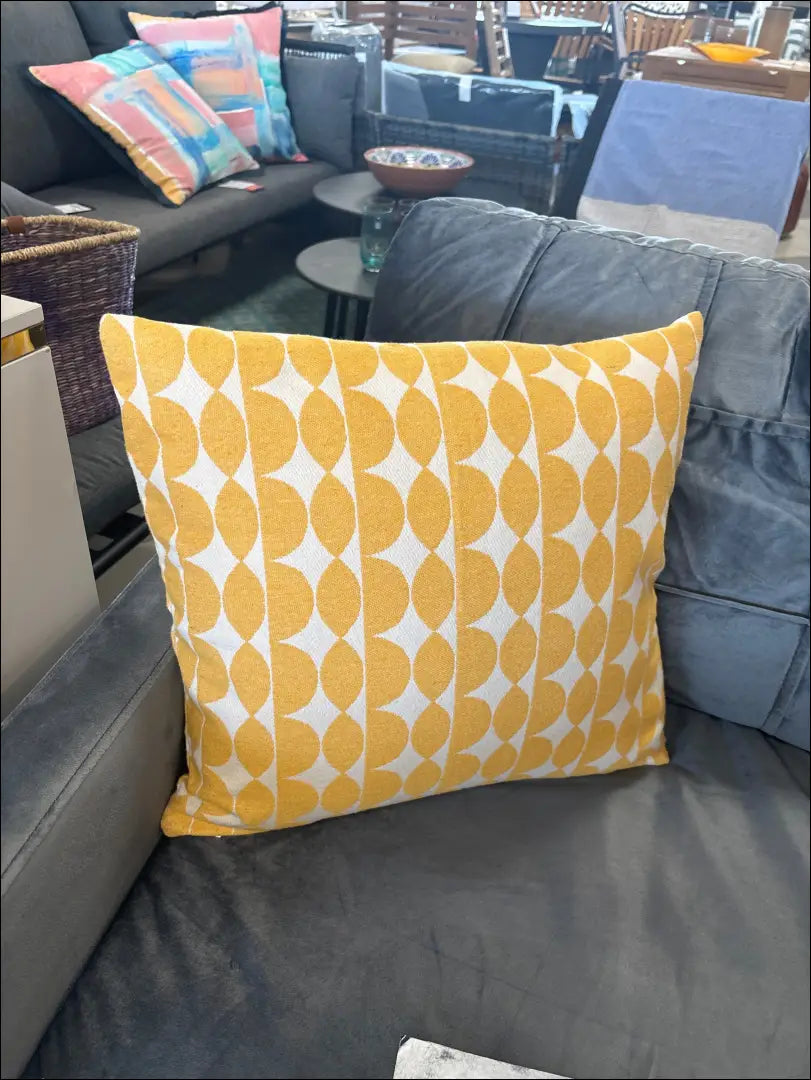 Dekoratyvinė pagalvėlė DI9689 - €9 Save 50% __label:Pristatymas 1-2 d.d., color-geltona, color-kremas, interjeras,