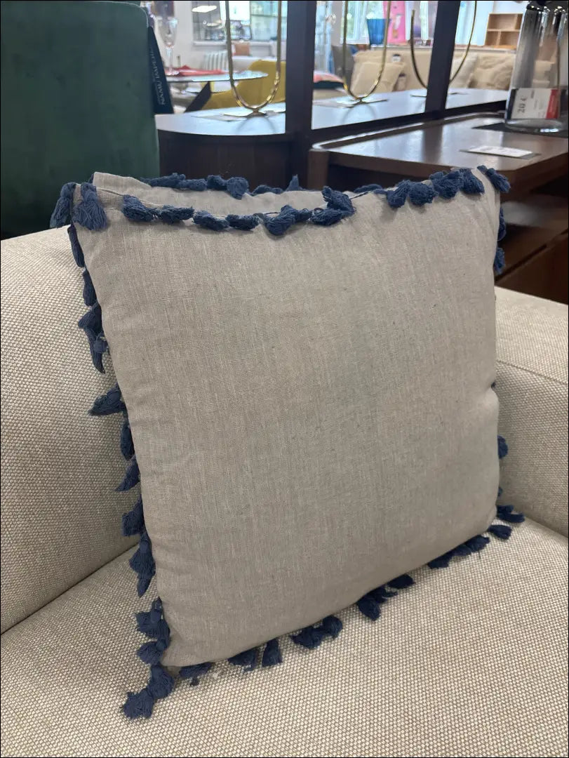 Dekoratyvinė pagalvėlė DI9967 - €8 Save 55% __label:Pristatymas 1-2 d.d., color-melyna, color-pilka, interjeras,