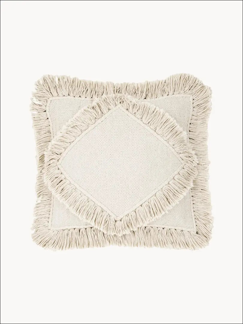 Dekoratyvinė pagalvėlė su kutais DI4417 - €16 Save 55% __label:Pristatymas 1-2 d.d., color-smelio, interjeras,