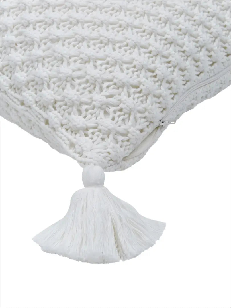 Dekoratyvinė pagalvėlė su kutais DI5174 - €13 Save 55% __label:Pristatymas 1-2 d.d., color-balta, interjeras,