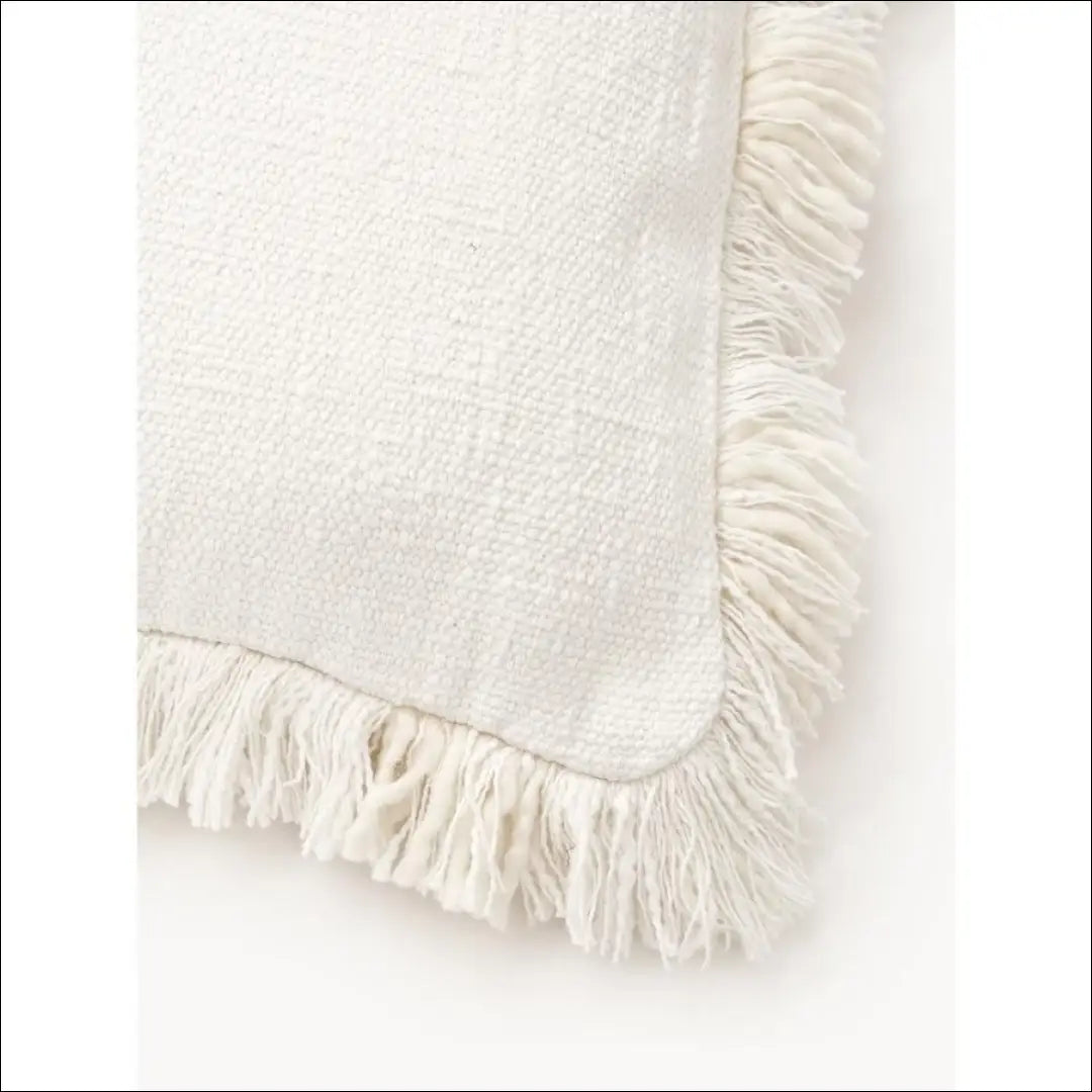 Dekoratyvinė pagalvėlė su kutais DI6404 - €13 Save 55% __label:Pristatymas 1-2 d.d., color-kremas, color-smelio,