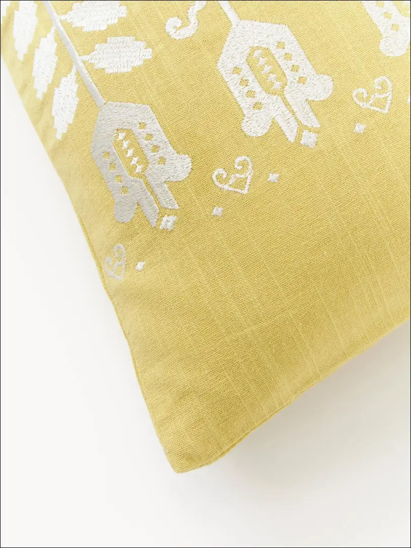 Dekoratyvinė siuvinėta pagalvėlė DI7236 - €16 Save 55% __label:Pristatymas 1-2 d.d., color-geltona, interjeras,