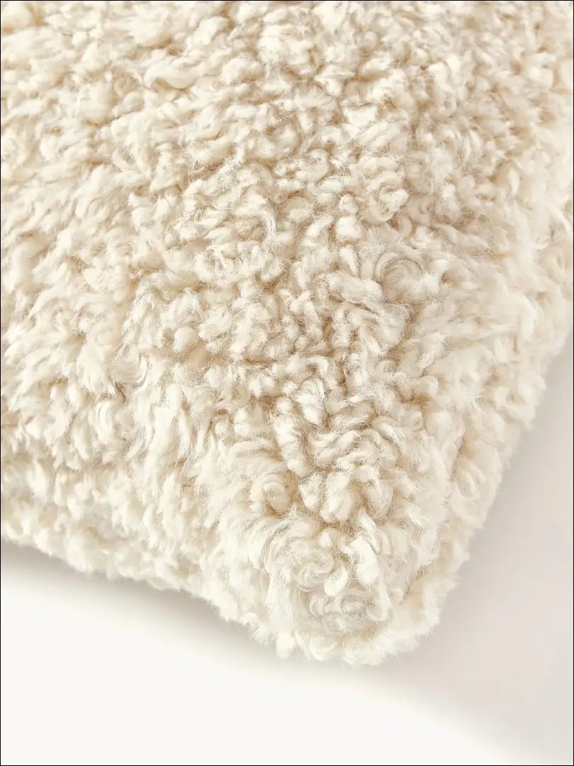 Dekoratyvinė teddy pagalvėlė DI9875 - €10 Save 60% __label:Pristatymas 1-2 d.d., color-smelio, interjeras,