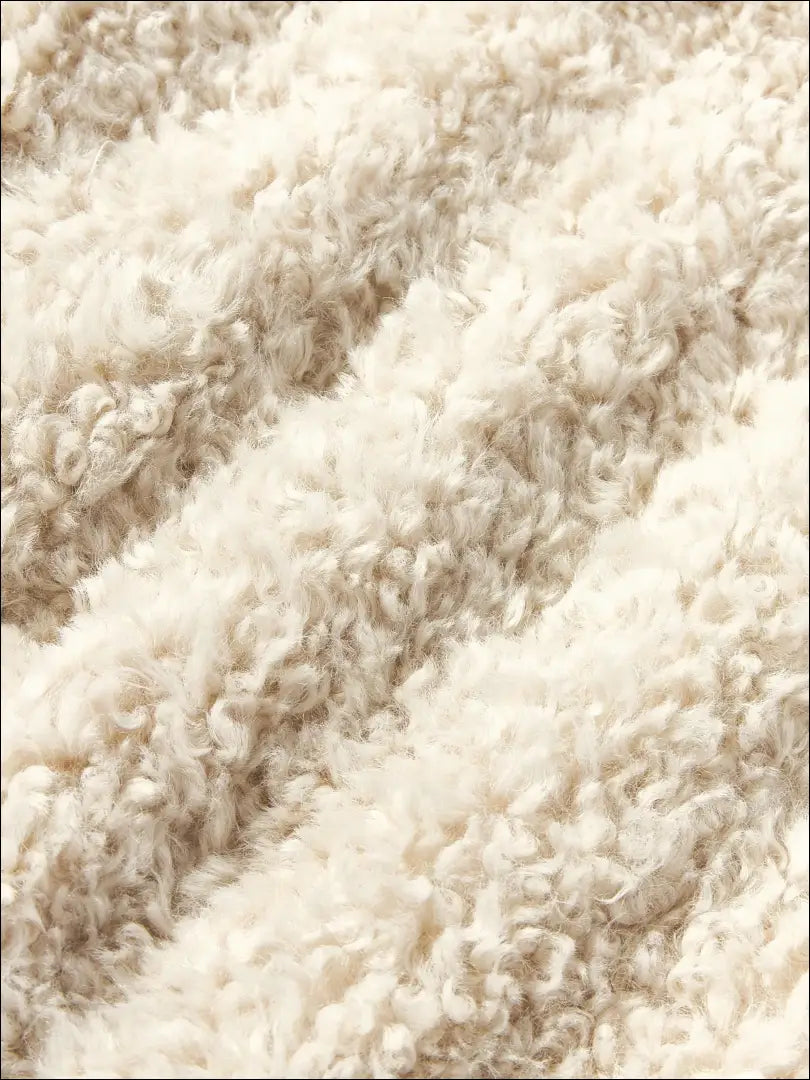 Dekoratyvinė teddy pagalvėlė DI9875 - €10 Save 60% __label:Pristatymas 1-2 d.d., color-smelio, interjeras,