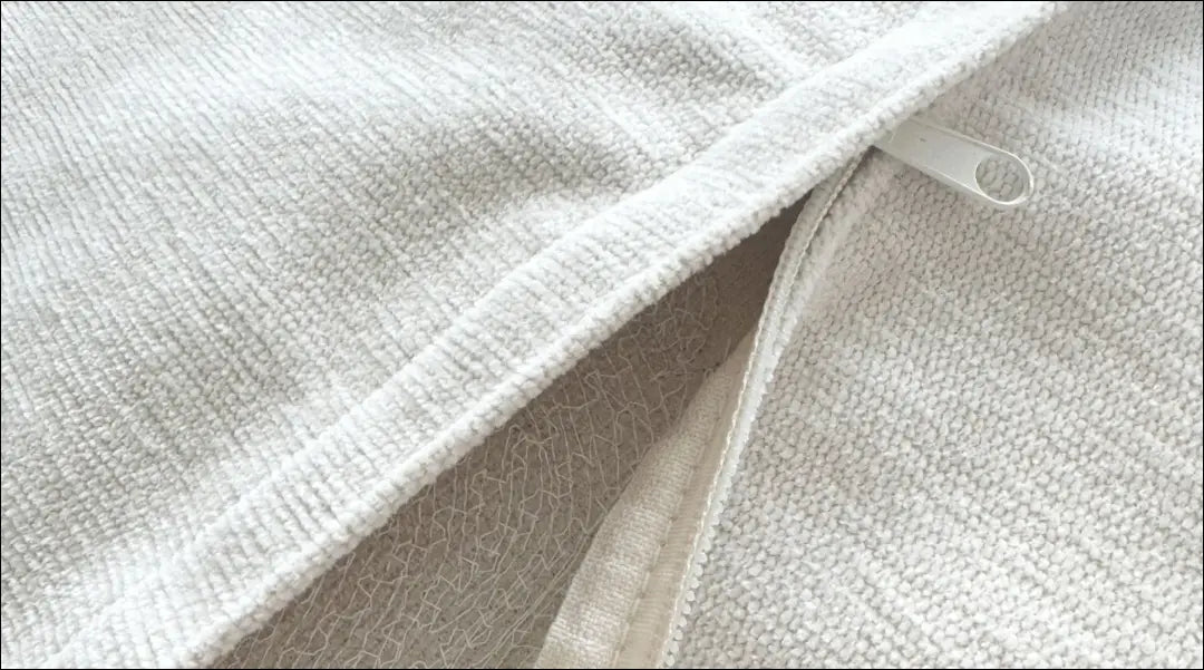 Dekoratyvinių pagalvėlių komplektas (2vnt) DI11264 - €55 Save 50% 50-100, __label:Pristatymas 1-2 d.d., color-kremas,