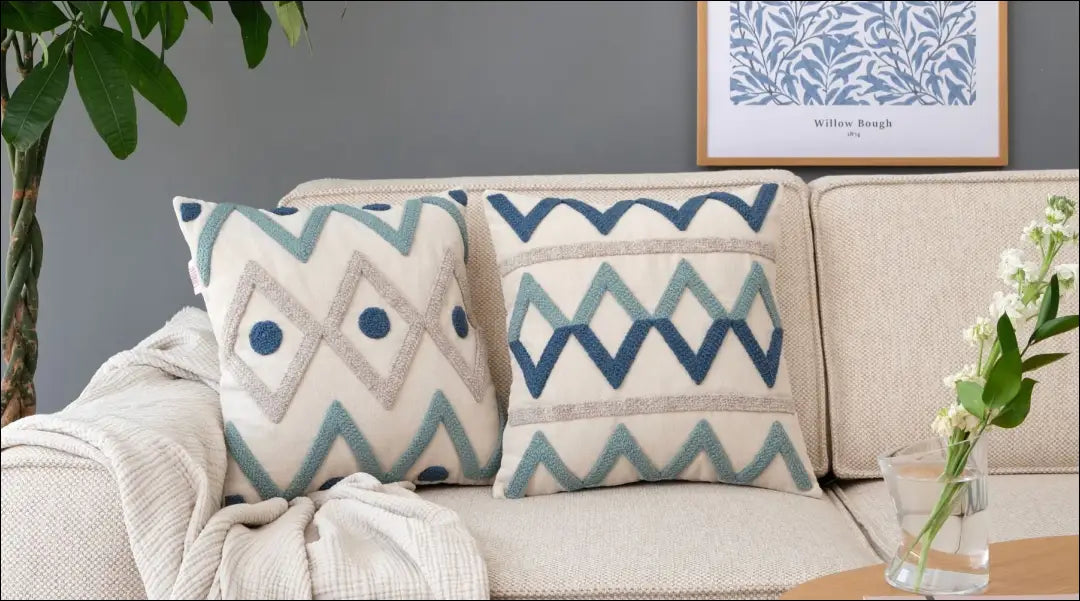 Dekoratyvinių pagalvėlių komplektas (2vnt) DI11264 - €55 Save 50% 50-100, __label:Pristatymas 1-2 d.d., color-kremas,