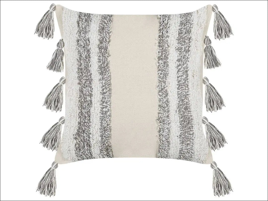 Dekoratyvinių pagalvėlių komplektas (2vnt) DI12131 - €22 Save 50% __label:Pristatymas 1-2 d.d., color-kremas,