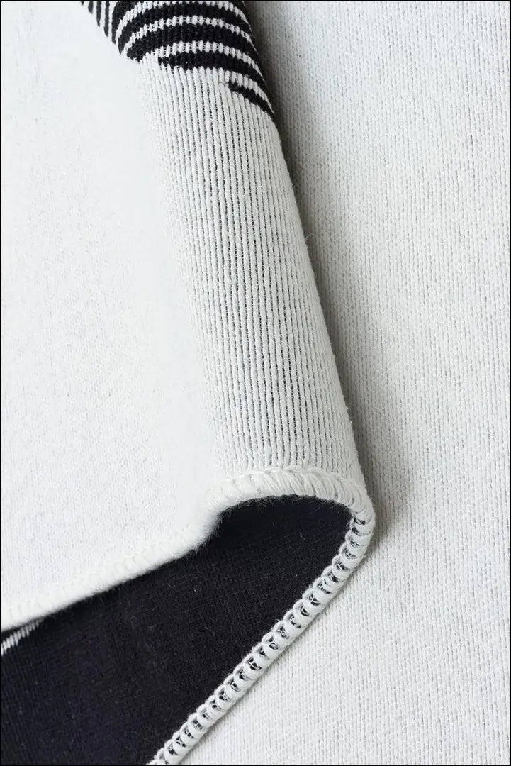 Dvipusis kilimas RU1391 - €70 Save 50% 50-100, __label:Pristatymas 1-2 d.d., color-balta, color-juoda, kilimai 120 cm x