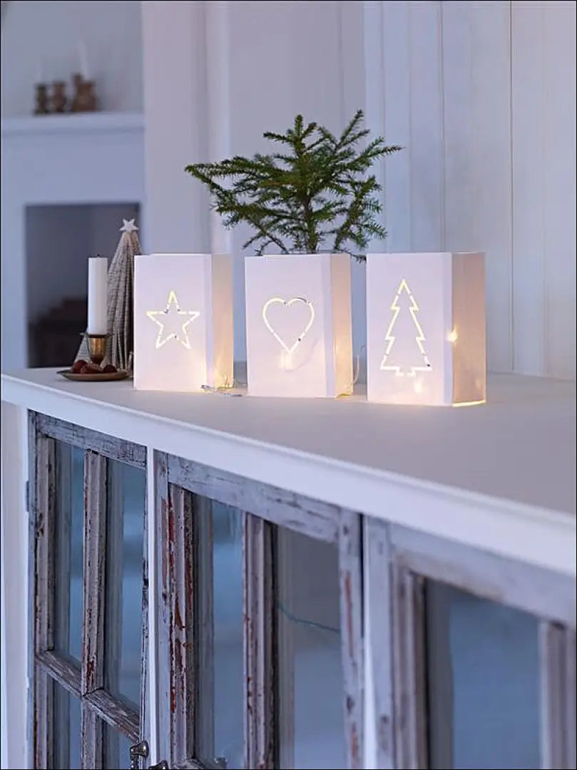 Kalėdinė LED dekoracija DI10536 - €10 Save 75% __label:Pristatymas 1-2 d.d., color-balta, kaledos, material-plastikas,