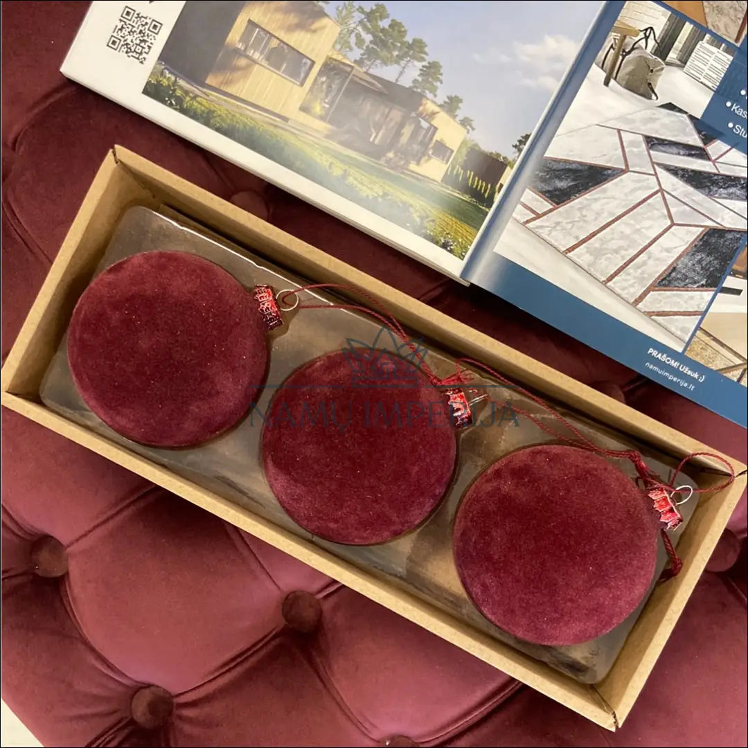 Kalėdinių aksominių burbulų komplektas (3vnt) DI4731 - €8 Save 60% __label:Pristatymas 1-2 d.d., color-raudona,