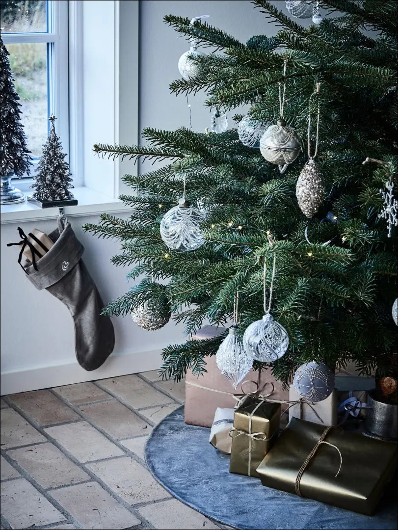 Kalėdinių burbulų komplektas (2vnt) DI4771 - €5 Save 75% __label:Pristatymas 1-2 d.d., color-auksine, color-pilka,