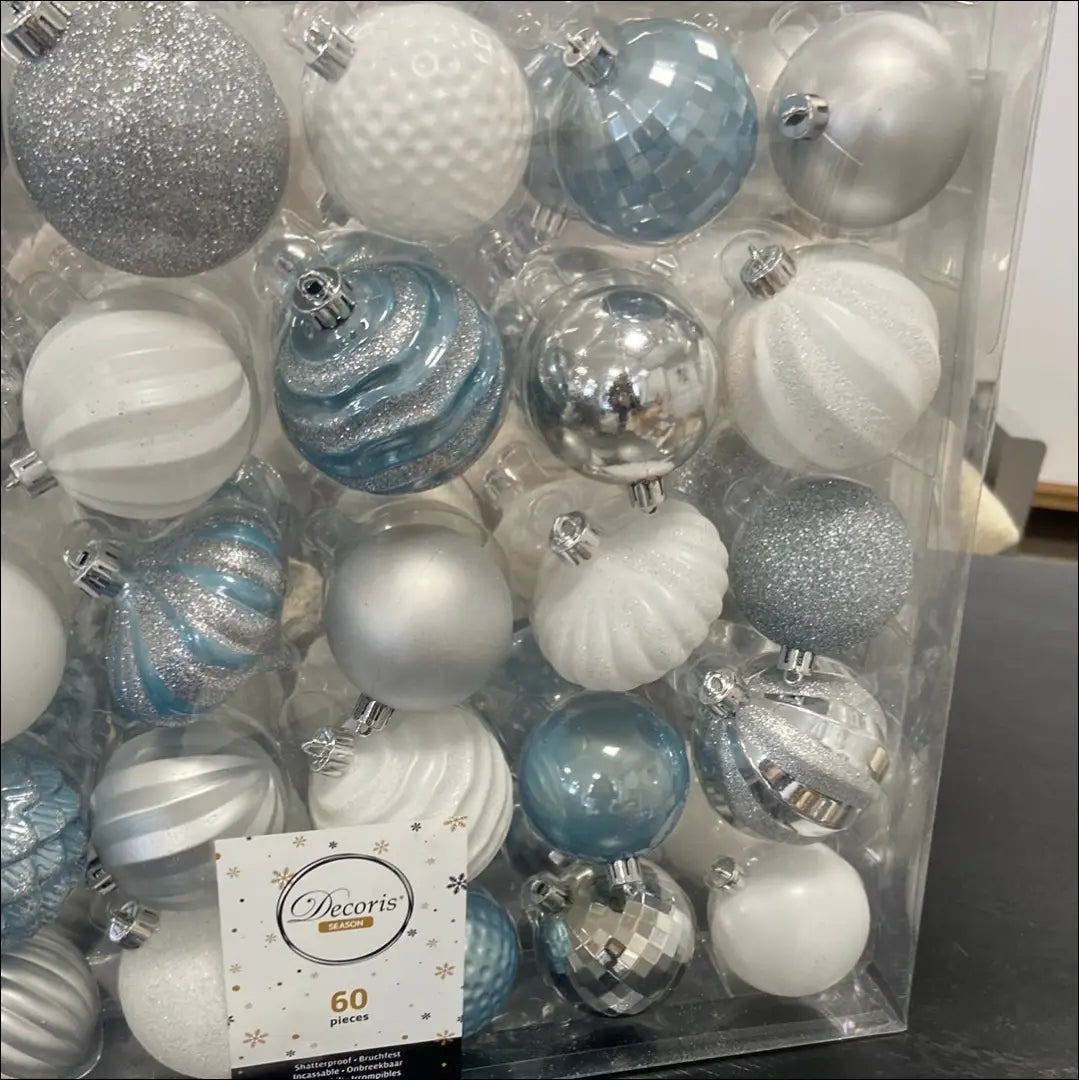 Kalėdinių žaisliukų komplektas (60vnt) DI4788 - €23 Save 50% __label:Pristatymas 1-2 d.d., color-melyna,