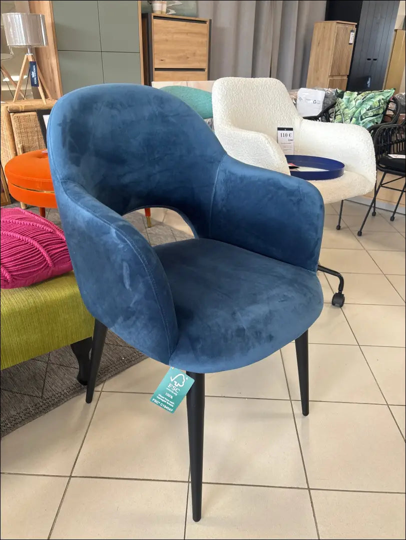 Kėdė VI1003 - €112 Save 55% 100-200, __label:Pristatymas 1-2 d.d., color-melyna, kedes-valgomojo, material-aksomas €100