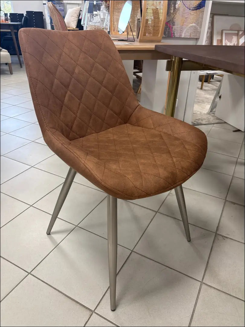 Kėdė VI1059 - €62 Save 55% 50-100, __label:Pristatymas 1-2 d.d., color-ruda, kedes-valgomojo, material-dirbtine-oda €50