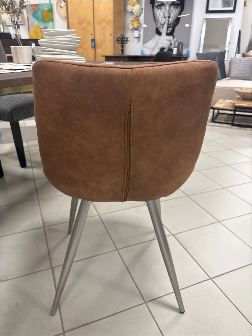 Kėdė VI1059 - €62 Save 55% 50-100, __label:Pristatymas 1-2 d.d., color-ruda, kedes-valgomojo, material-dirbtine-oda €50