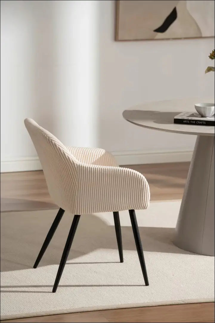 Kėdė VI1554 - €45 Save 50% 25-50, __label:Pristatymas 1-2 d.d., color-kremas, kedes-valgomojo, material-aksomas Aksomas