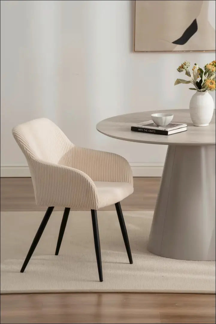 Kėdė VI1554 - €45 Save 50% 25-50, __label:Pristatymas 1-2 d.d., color-kremas, kedes-valgomojo, material-aksomas Aksomas