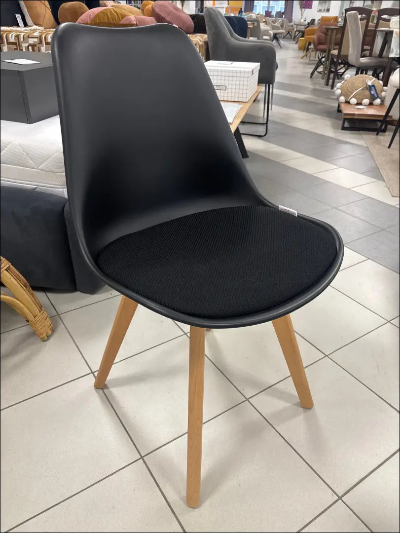 Kėdė VI1638 - €32 Save 50% 25-50, __label:Pristatymas 1-2 d.d., color-juoda, kedes-valgomojo, material-gobelenas
