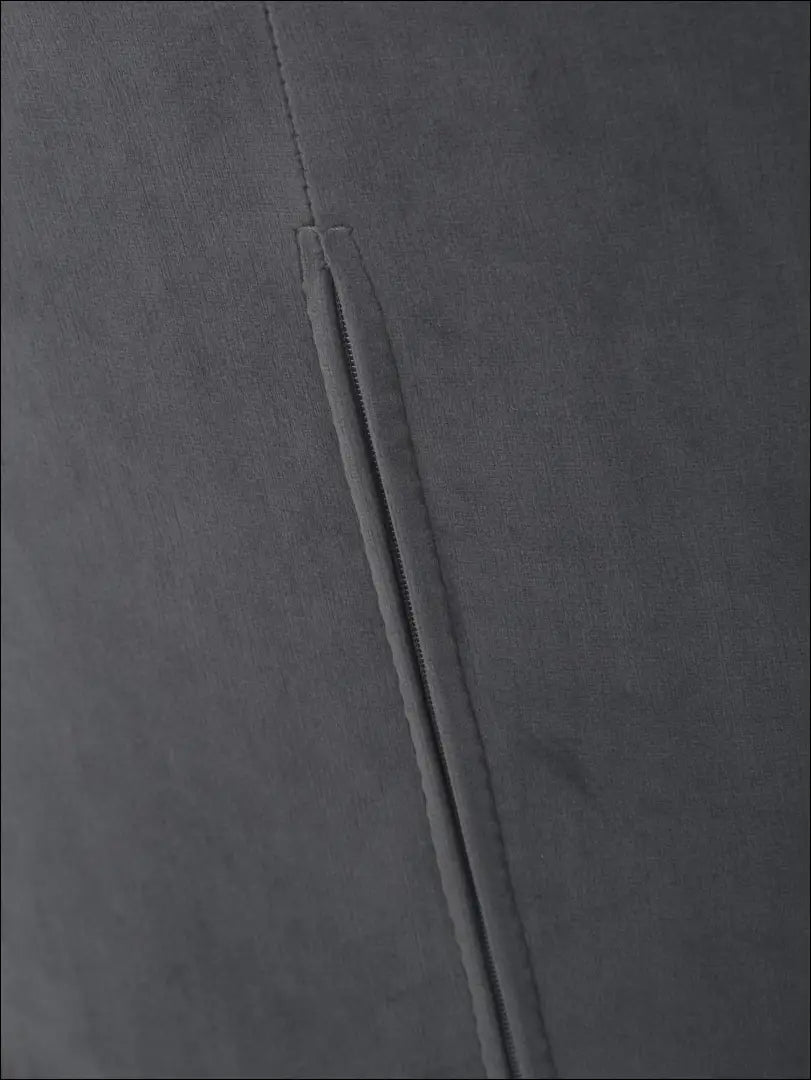 Kėdė VI671 - €86 Save 65% 50-100, __label:Pristatymas 1-2 d.d., color-pilka, kedes-valgomojo, material-aksomas €50