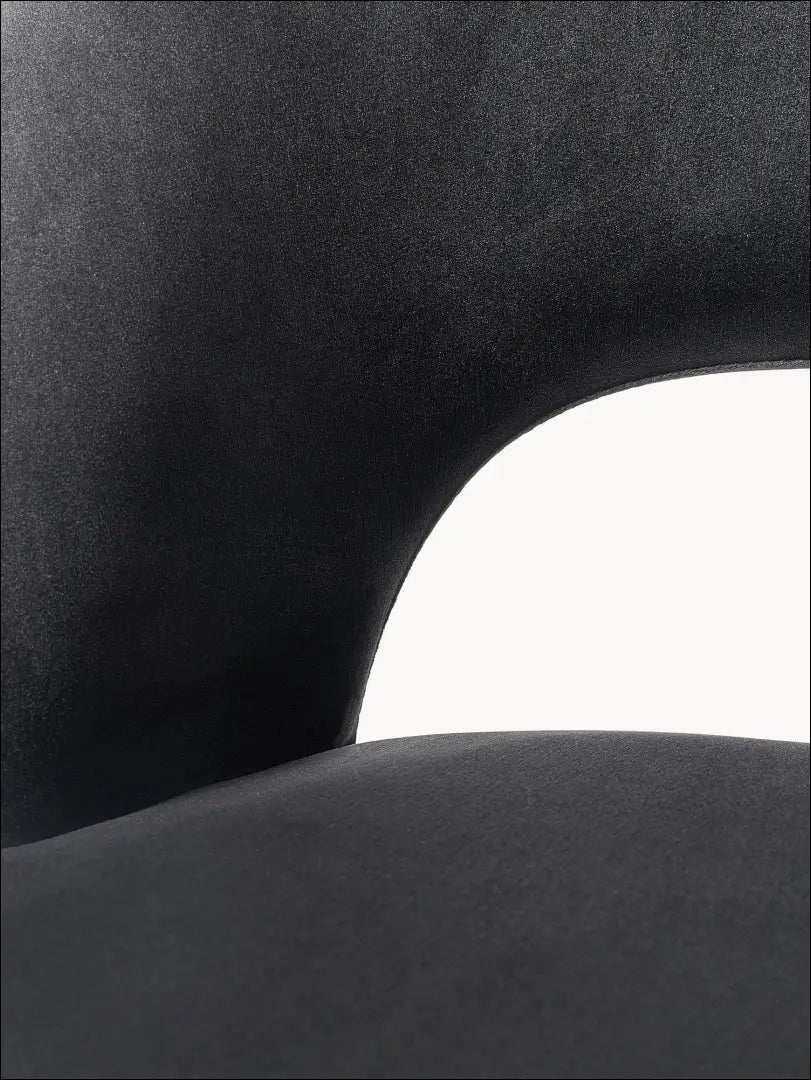 Kėdė VI680 - €65 Save 65% 50-100, __label:Pristatymas 1-2 d.d., color-juoda, kedes-valgomojo, material-aksomas €50