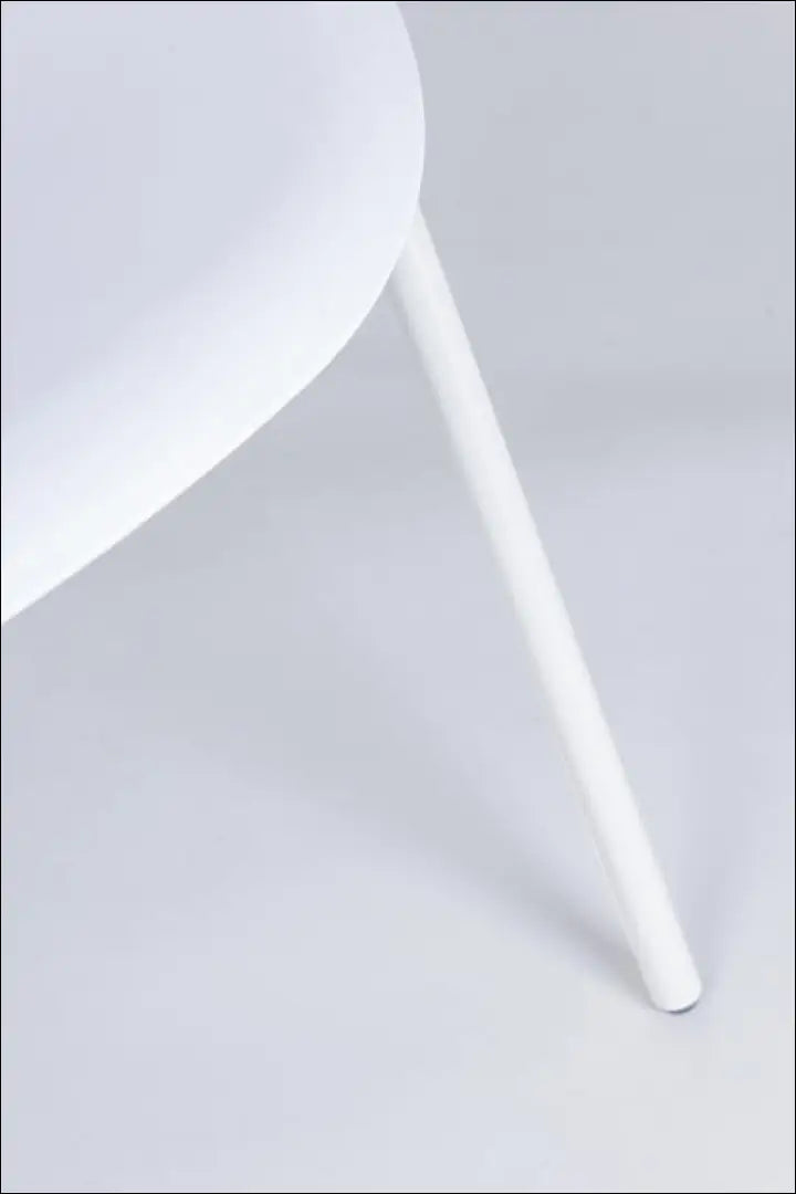 Kėdė VI683 - €32 Save 65% 25-50, __label:Pristatymas 1-2 d.d., color-balta, kedes-valgomojo, material-metalas €25