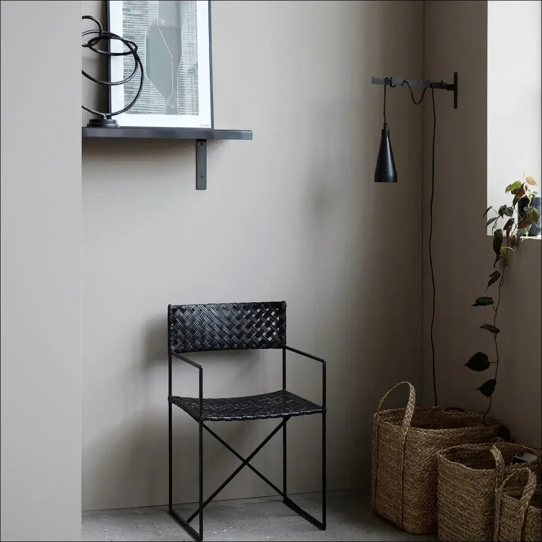 Kėdė VI743 - €143 Save 65% 100-200, __label:Pristatymas 1-2 d.d., color-juoda, kedes-valgomojo, material-metalas Juoda