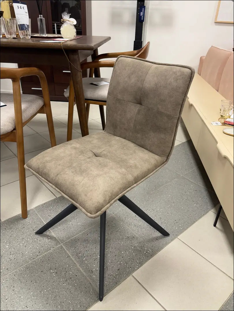 Kėdė VI831 - €36 Save 60% 25-50, __label:Pristatymas 1-2 d.d., color-ruda, kedes-valgomojo, material-dirbtine-oda €25