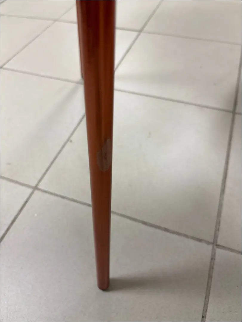 Kėdė VI857 - €45 Save 65% 25-50, __label:Pristatymas 1-2 d.d., color-auksine, color-juoda, material-dirbtine-oda €25