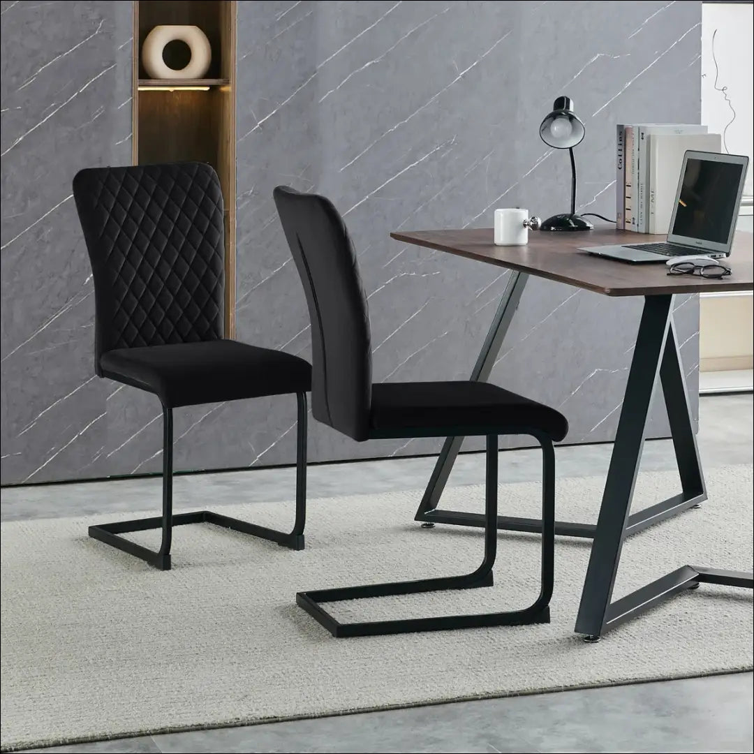 Kėdė VI951 - €72 Save 50% 50-100, __label:Pristatymas 1-2 d.d., color-juoda, kedes-valgomojo, material-aksomas €50