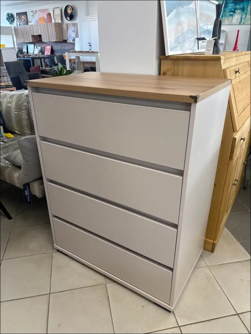 Komoda SI2433 - €50 Save 75% 50-100, __label:Pristatymas 1-2 d.d., color-ruda, color-smelio, material-mediena Grožio