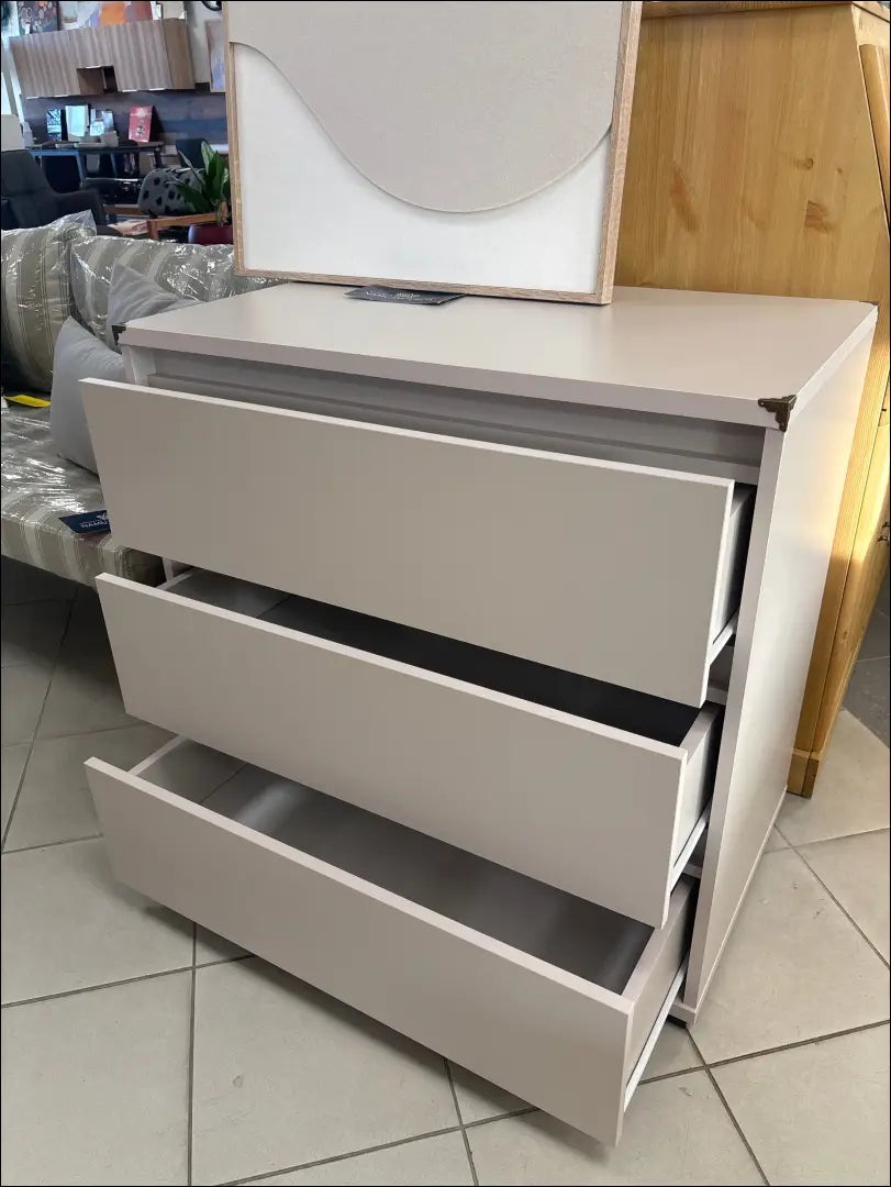 Komoda SI2457 - €40 Save 65% 25-50, __label:Pristatymas 1-2 d.d., color-smelio, material-mediena, pazeistas Grožio