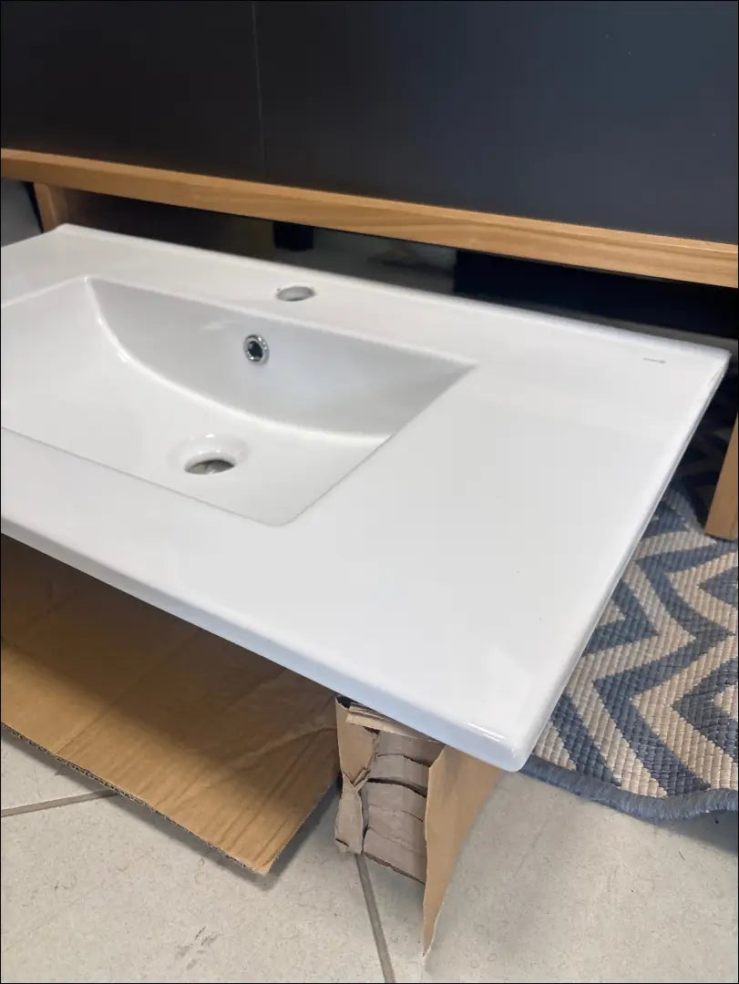 Kriauklė KI1805 - €95 Save 50% 50-100, __label:Pristatymas 1-2 d.d., color-balta, kita, material-keramika Balta