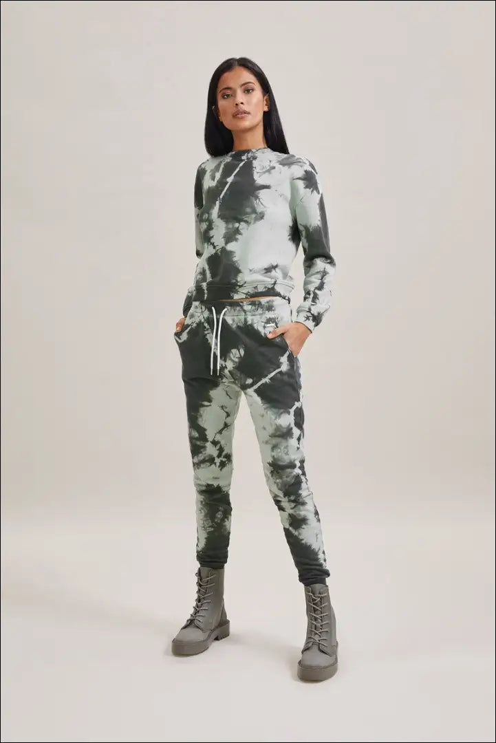 Laisvalaikio bliuzonas “Adlysh” DI7761 - €28 Save 65% 25-50, __label:Pristatymas 1-2 d.d., color-juoda, color-pilka,