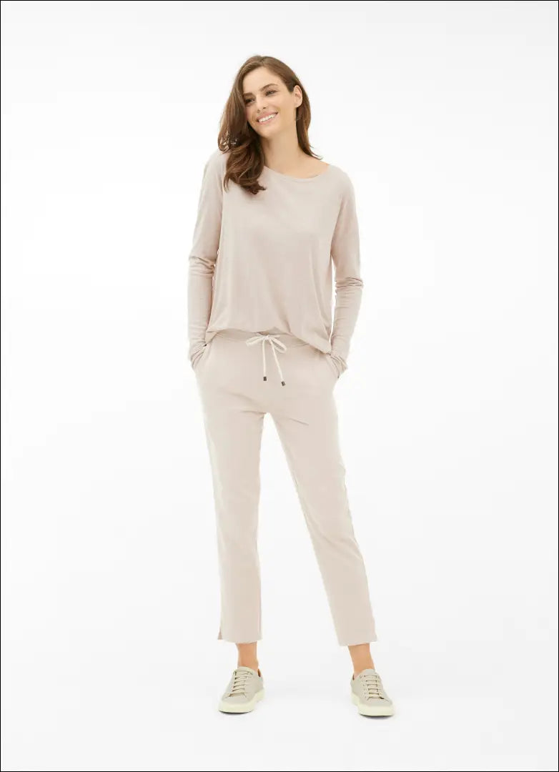 Laisvalaikio kelnės ’Juvia’ DI7648 - 25-50, __label:Pristatymas 1-2 d.d., color-kremas, color-smelio, drabuziai €25