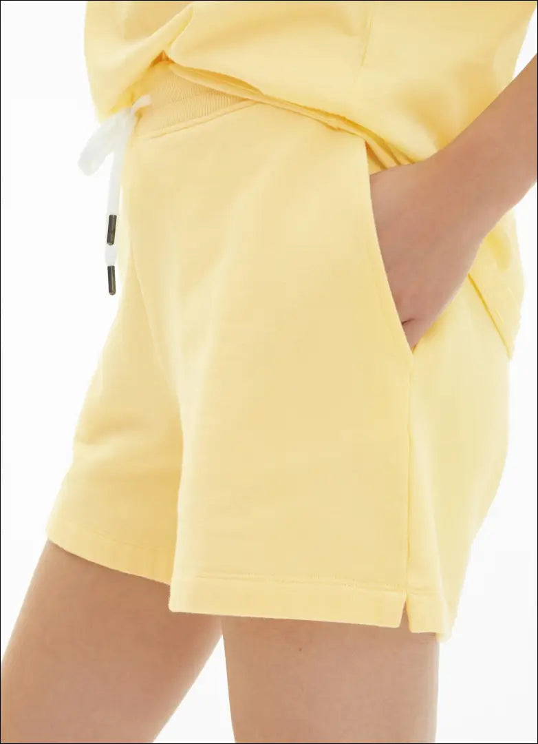 Laisvalaikio šortai ’Juvia’ DI7667 - €38 Save 65% 25-50, __label:Pristatymas 1-2 d.d., color-geltona, drabuziai,