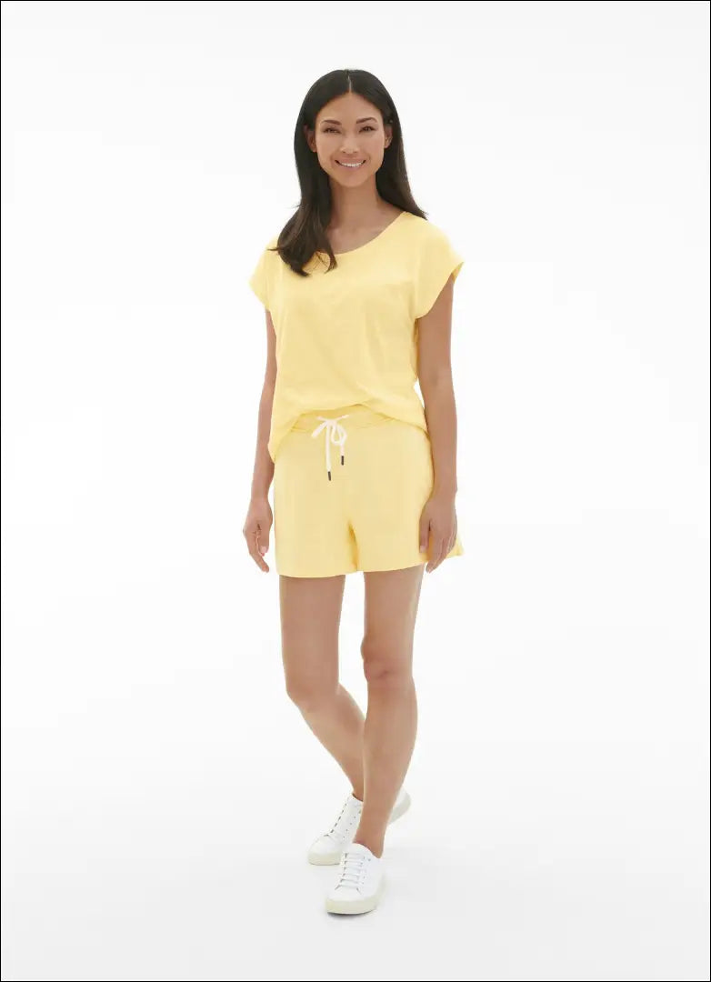 Laisvalaikio šortai ’Juvia’ DI7667 - €38 Save 65% 25-50, __label:Pristatymas 1-2 d.d., color-geltona, drabuziai,