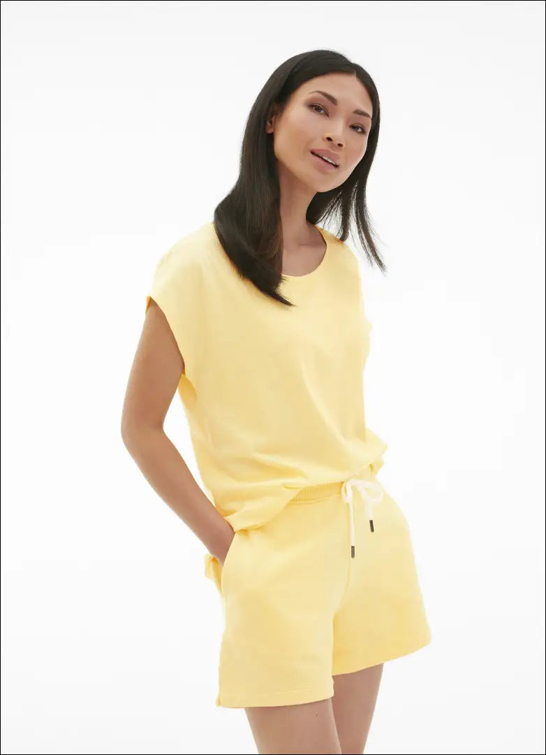 Laisvalaikio šortai ’Juvia’ DI7667 - €38 Save 65% 25-50, __label:Pristatymas 1-2 d.d., color-geltona, drabuziai,