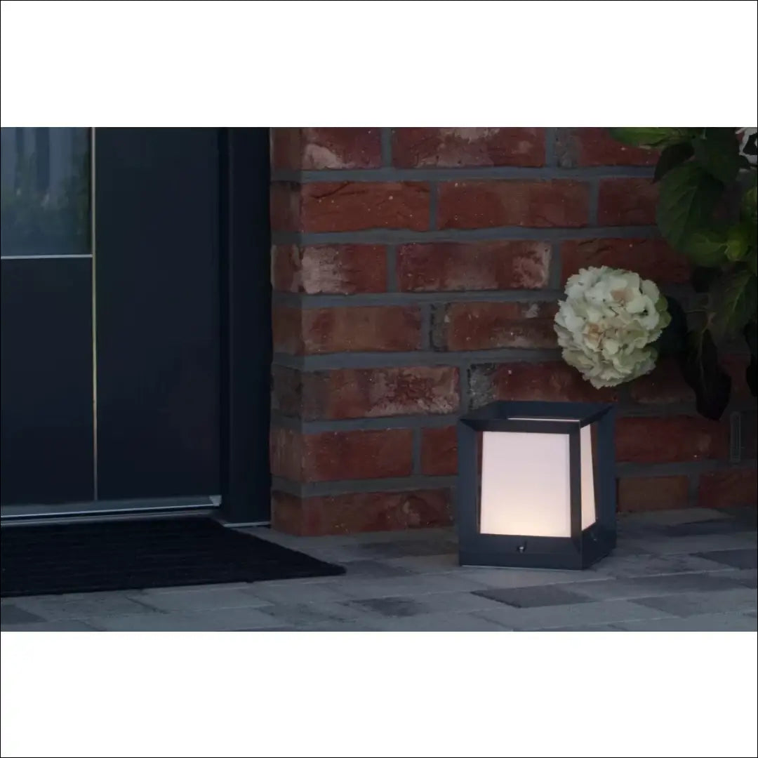 Lauko šviestuvas DI5028 - €29 Save 60% 25-50, __label:Pristatymas 1-2 d.d., color-balta, color-pilka, interjeras €25