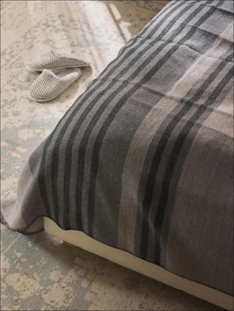 Lovatiesė su vilna DI5437 - 50-100, __label:Pristatymas 1-2 d.d., color-pilka, material-medvilne, material-vilna €50