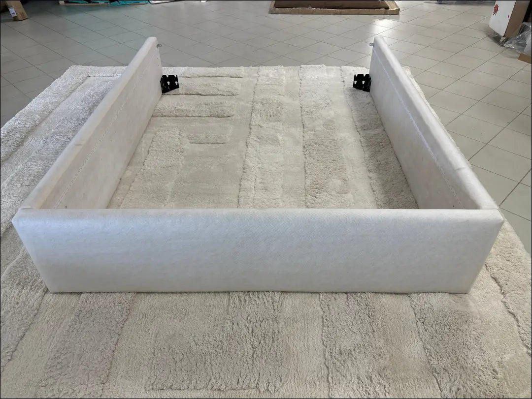 Lovos rėmas GI400 - €70 50-100, __label:Pristatymas 1-2 d.d., color-balta, material-poliesteris, pazeistas Balta