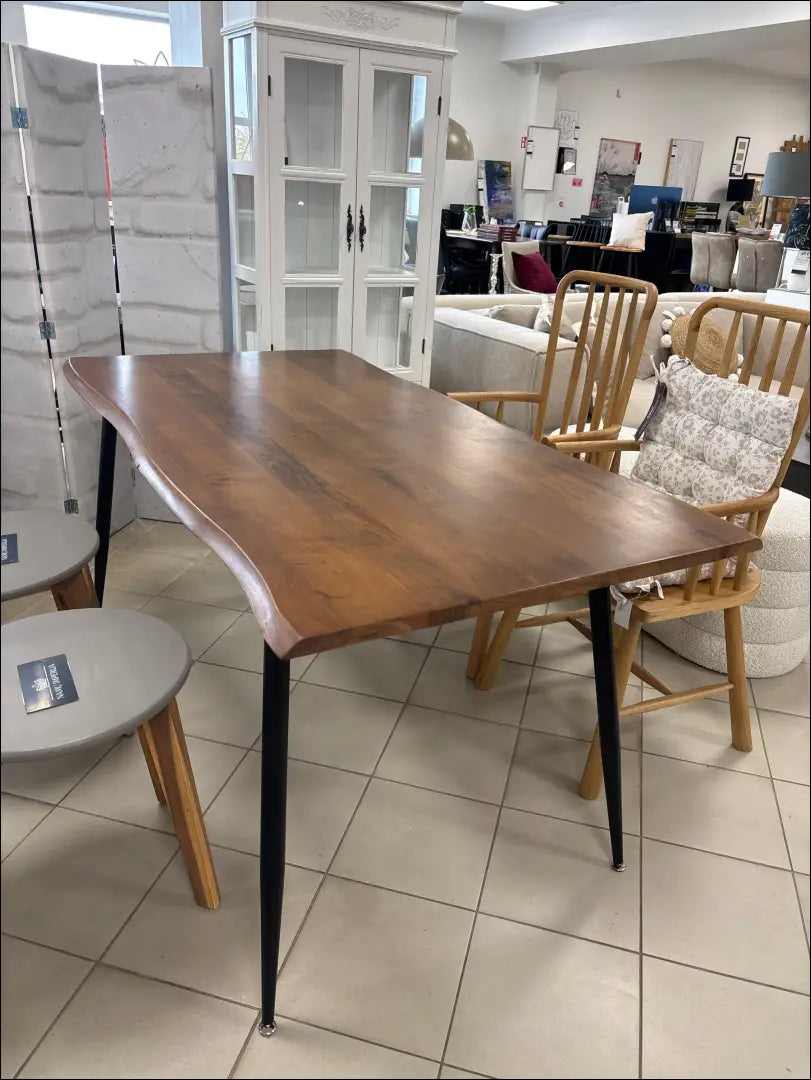 Medinis valgomojo stalas VI1062 - €350 Save 50% __label:Pristatymas 1-2 d.d., color-ruda, material-medzio-masyvas,