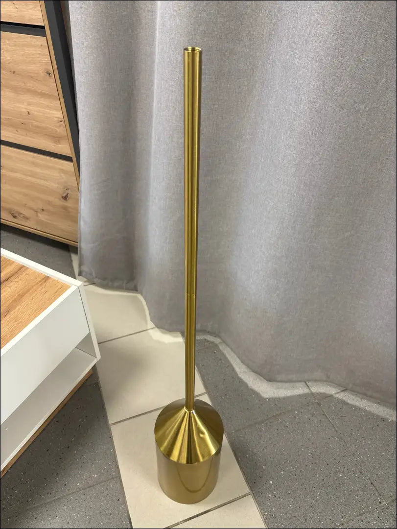 Metalinis stovas KI1206 - €25 25-50, __label:Pristatymas 1-2 d.d., color-auksine, material-metalas, pazeistas to €50