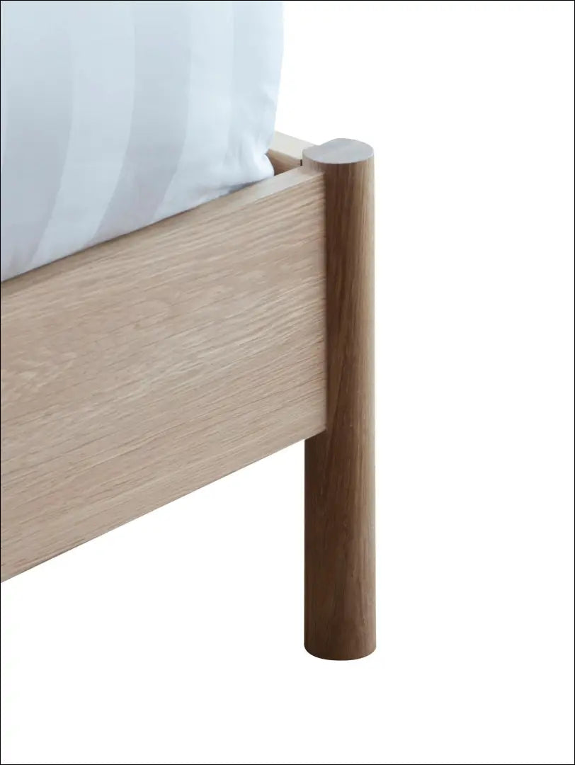 Miegamojo lova (180x200cm) GI369 - €513 Save 70% __label:Pristatymas 1-2 d.d., color-ruda, lovos-miegamojo,