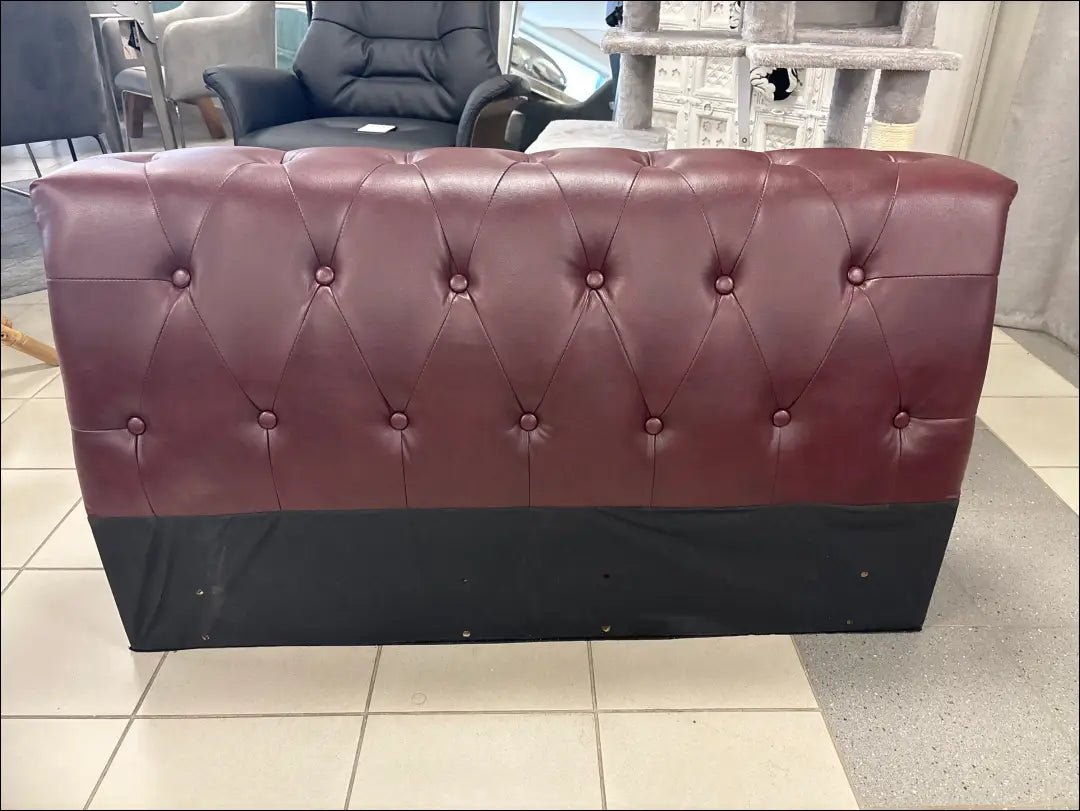 Minkšta dalis KI1007 - €20 __label:Pristatymas 1-2 d.d., color-raudona, material-dirbtine-oda, pazeistas, pazeisti Iki