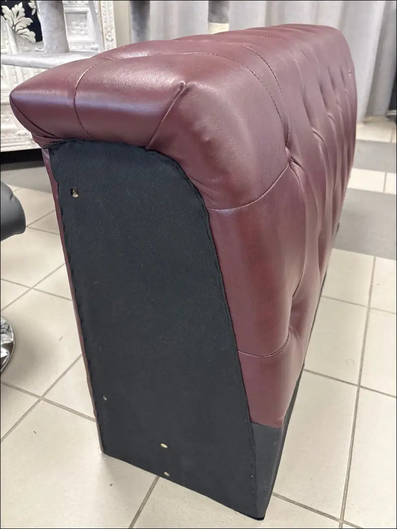 Minkšta dalis KI1007 - €20 __label:Pristatymas 1-2 d.d., color-raudona, material-dirbtine-oda, pazeistas, pazeisti Iki