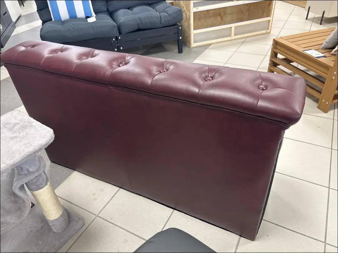 Minkšta dalis KI1007 - €20 __label:Pristatymas 1-2 d.d., color-raudona, material-dirbtine-oda, pazeistas, pazeisti Iki