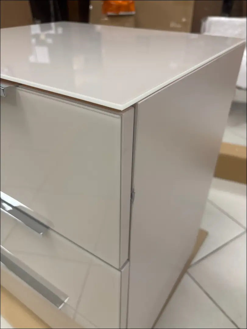 Naktinis staliukas GI697 - €55 Save 65% 50-100, __label:Pristatymas 1-2 d.d., color-kremas, material-mdf,