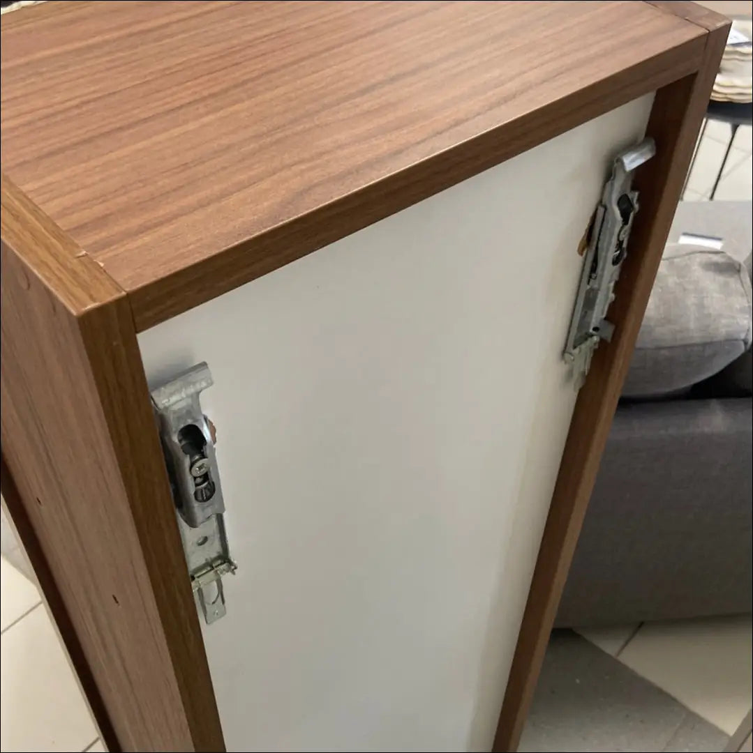 Pakabinama spintelė KI705 - €66 Save 60% 50-100, __label:Pristatymas 1-2 d.d., color-ruda, material-mediena, pazeistas